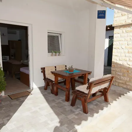 Apartment Deni