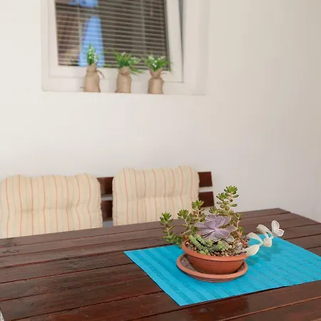 Deni Apartment *