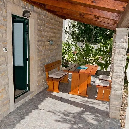 Deni Apartment