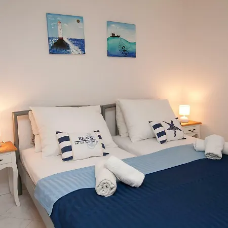Apartment Deni *